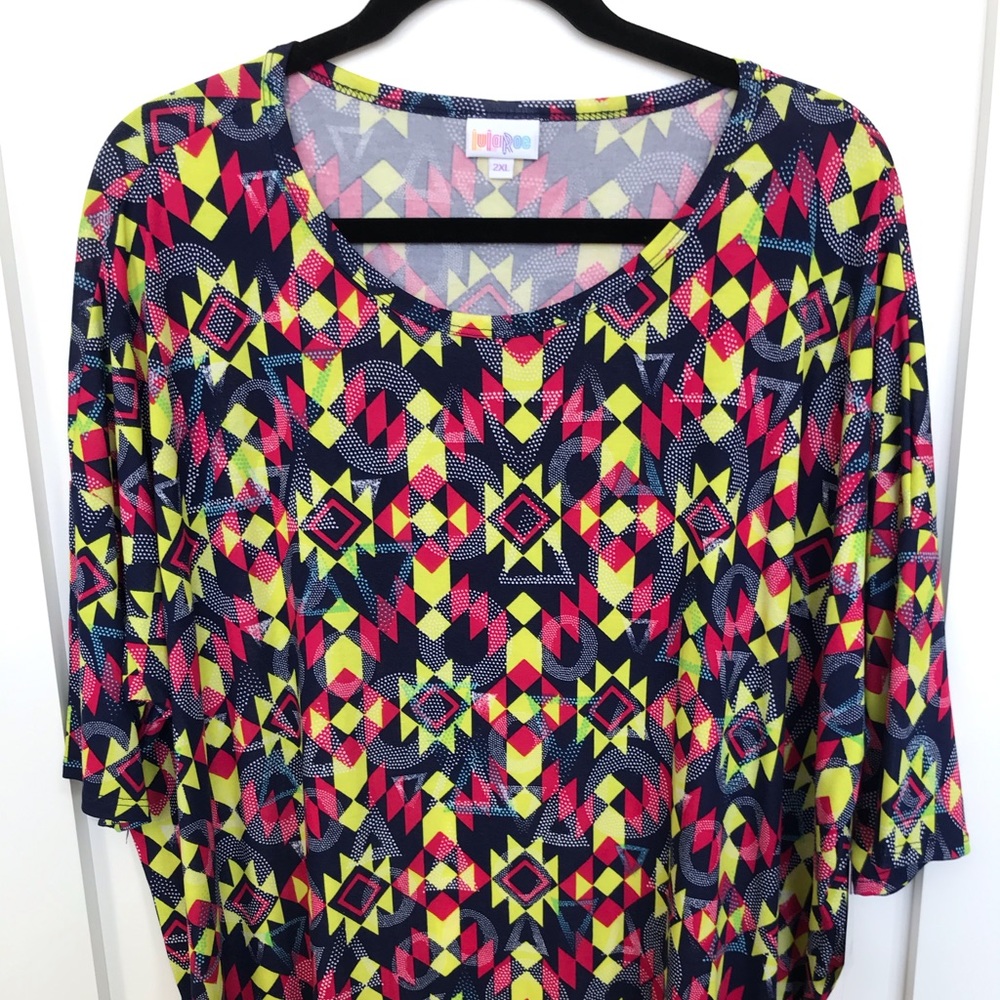 NWT LulaRoe Irma Short Sleeve Tee